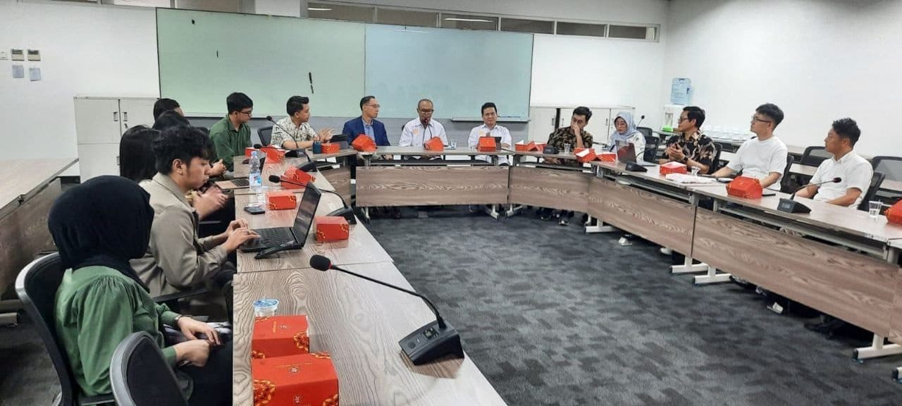 Pembahasan program pelatihan & penempatan di Universitas Indonesia